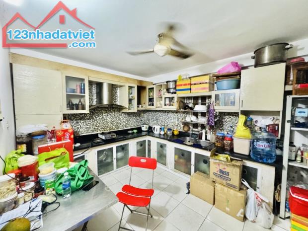 MẶT TIỀN ĐƯỜNG P4 QUẬN 8 - NGAY PARC MALL - 4,3X14M - 4 TẦNG - 8.8 TỶ - 1