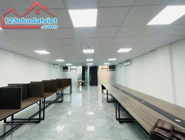 Cho Thuê Văn Phòng Giá tốt nhất khu Sân Bay có chổ đậu oto