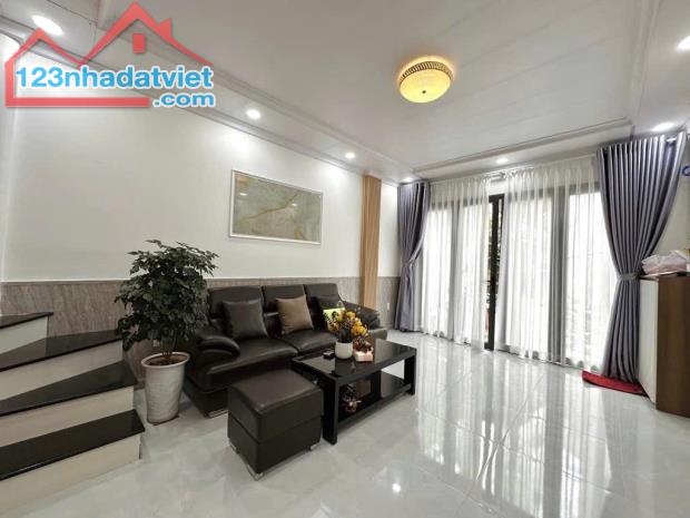 Bán nhà quận Phú Nhuận FULL NỘI THẤT 40m2 3 ngủ nhỉnh 5 tỷ.