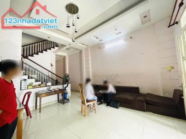 Định Cư Bán Gấp Mặt Tiền KD Man Thiện Hiệp Phú 3 Tầng 106m2_5*21 Chỉ 13 Tỷ Siêu Ngon - 4