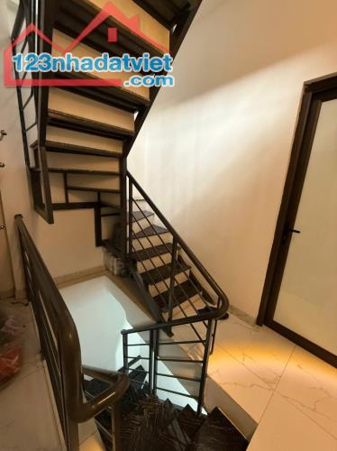 Mặt ngõ, ngõ to hơn phố, đường ô tô tránh phố Trường Chinh, Đống Đa. 0911554873. - 3