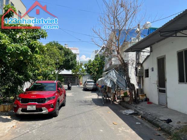 Bán Căn Nhà 2 Mặt Tiền Phước Long - Nha Trang Diện tích : 64m2 chỉ : 2ty3  liên hệ: 097639