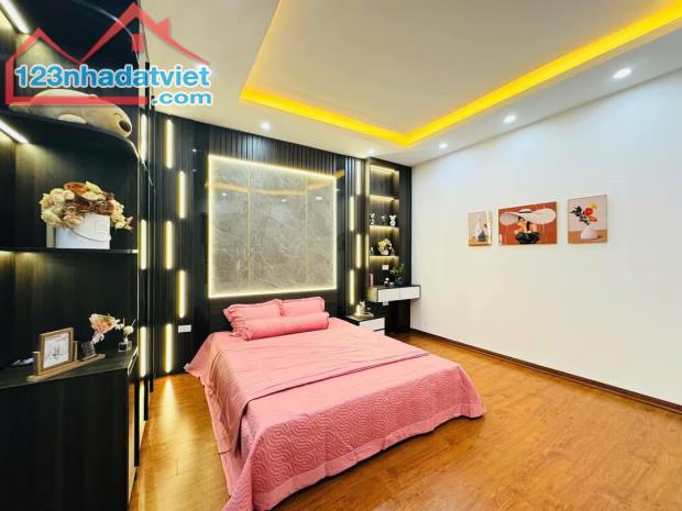 Nhà đẹp Thanh xuân, lô góc ô tô vào nhà, chỉ hơn 5 tỷ. - 1