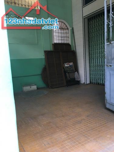 NHÀ RẺ TÂN PHÚ - GIÁP MẶT TIỀN LŨY BÁN BÍCH - 4,3*13M - 3 TẦNG - OTO NGỦ TRONG NHÀ - BÁN C - 3