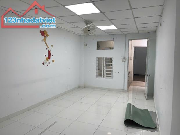 Chính Chủ Cho Thuê Nhà Nguyên Căn Tại Phan Đăng Lưu, Phú Nhuận. - 4