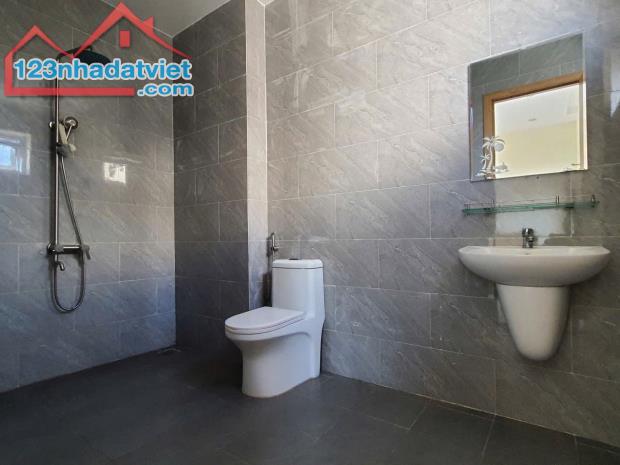 NHÀ 3 TẦNG ĐẲNG CẤP  FPT , DT:144m2 , GIA NHINH 6TY.  KHÔNG GIAN SỐNG THƯỢNG LƯU CHO GIA Đ - 5