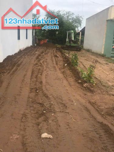 134m2 đất thổ cư mặt tiền đường Phan Văn Mảng, thị trấn Bến Lức giá 3,5 tỷ