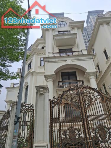 BIỆT THỰ CIPUTRA TÂY HỒ, LÔ GÓC SIÊU VIP. SĐ 320M. 4 TẦNG. 96 TỶ - 0906655155