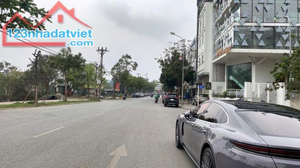 BÁN NHÀ MỚI NGÕ PHỐ LÂM HẠ, CHỦ XÂY TÂM ĐẮC 45M, 8T, MT4.5M, THANG MÁY, GARA, Ô TÔ THÔNG.
