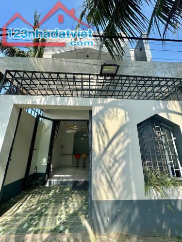 Nhà lầu mới ấp 4, Trung An, Mỹ Tho, Tiền Giang