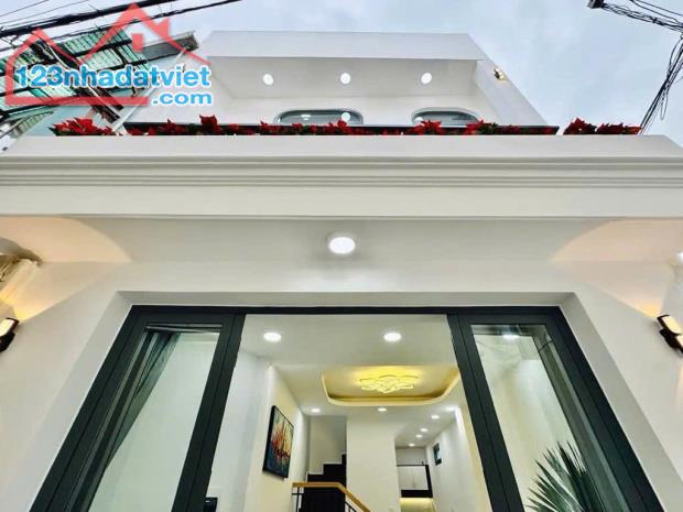 Cơ Hội Vàng: Giảm chào 200 tr Bán Nhà 2 Tầng tặng nội thất, Đường Nguyễn Văn Nghi, Gò Vấp