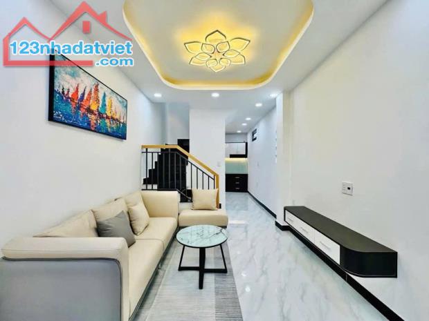 Cơ Hội Vàng: Giảm chào 200 tr Bán Nhà 2 Tầng tặng nội thất, Đường Nguyễn Văn Nghi, Gò Vấp - 1