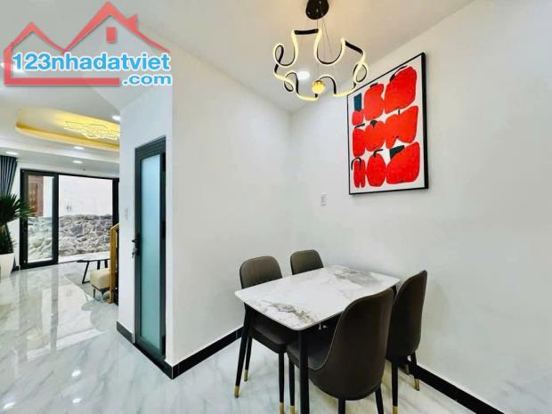 Cơ Hội Vàng: Giảm chào 200 tr Bán Nhà 2 Tầng tặng nội thất, Đường Nguyễn Văn Nghi, Gò Vấp - 2