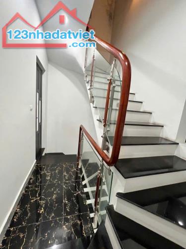 Phân Lô Bộ CA - Đặng Văn Ngữ, Ôtô Tránh, Vỉa Hè, Gần Hồ, Ở Sướng 42m2 5tầng MT4.3m, 12.5tỷ - 3