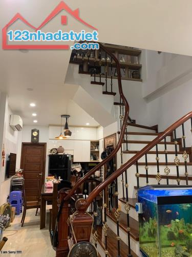 Bán nhà Trần Phú - Hà Đông: Phân lô, ngõ thông, vỉa hè, ô tô, kinh doanh, 70m mặt phố.