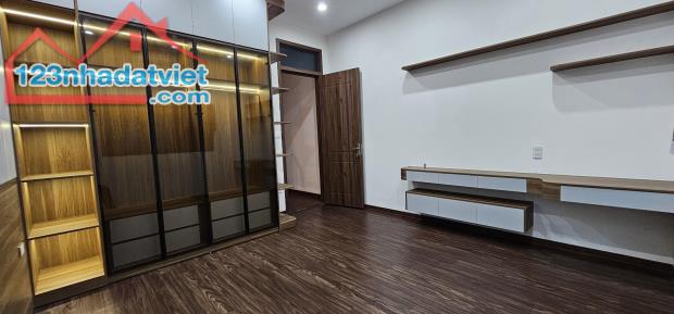 HIẾM! NHỈNH 15 TỶ - ‘EM TRAI’ MẶT PHỐ - Ô TÔ NGỦ TRONG NHÀ, CỰC GẦN MẶT PHỐ CHỈ 5M - NGÕ S - 3