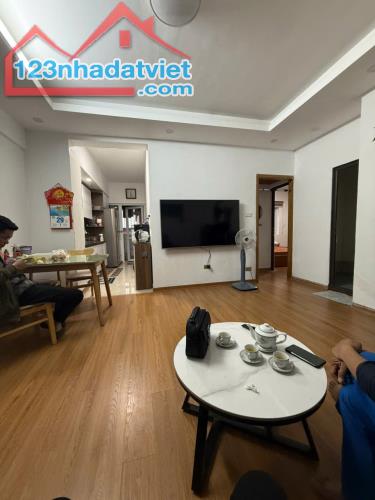 Bán căn chung cư 17T10 Nguyễn Thị Định 64m 2pn 2vs nhà đẹp full đồ ban công ĐN view Hồ