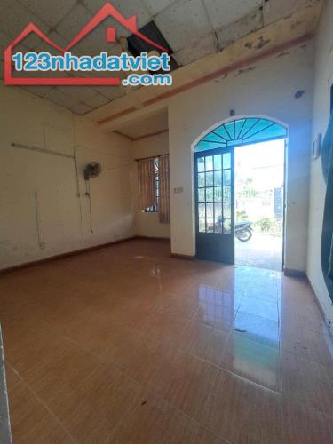 LÔ GÓC 2MT BAO ĐẸP Thạnh Lộc 41, ngang 8m dài 22m, nhỉnh 6t - 2