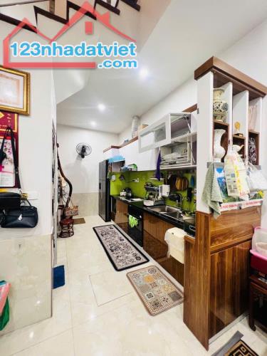 TUYỆT PHẨM PHỐ HÀO NAM 39m2, 4 TẦNG- NỘI THẤT CAO CẤP. 8,25 tỷ - 1