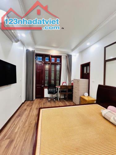 TUYỆT PHẨM PHỐ HÀO NAM 39m2, 4 TẦNG- NỘI THẤT CAO CẤP. 8,25 tỷ - 4
