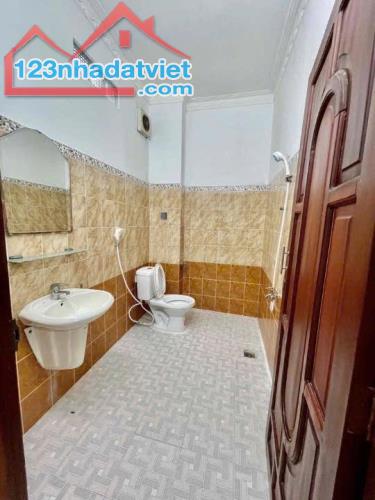 Cho thuê nhà Khu Văn Phòng tại Hoàng Việt, P4, Tân Bình - 3