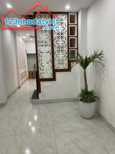 bán nhà Đống Đa 45m Thái Hà, 7 phòng full nội thất, ngõ nông, sổ đỏ vuông đẹp - 4
