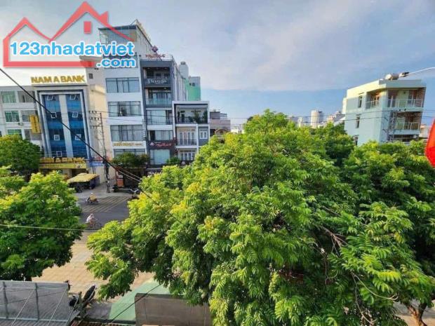 Nhà đường Dã Tượng rộng 30m - Vĩnh Nguyên 76m * 3 tầng, sổ hoàn công, cách biển 1km