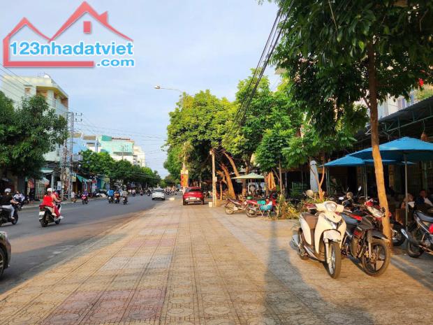 Nhà đường Dã Tượng rộng 30m - Vĩnh Nguyên 76m * 3 tầng, sổ hoàn công, cách biển 1km - 4