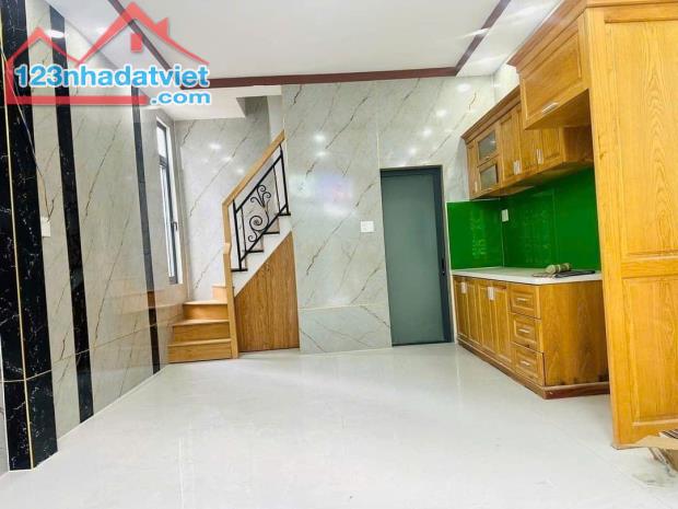 Mua 1 được 4, Bán nhà HXH 7 chỗ Âu Cơ - gần Đồng Đen, 4.3x22m, 3 T - 8PN,  8.9 tỷ - 3