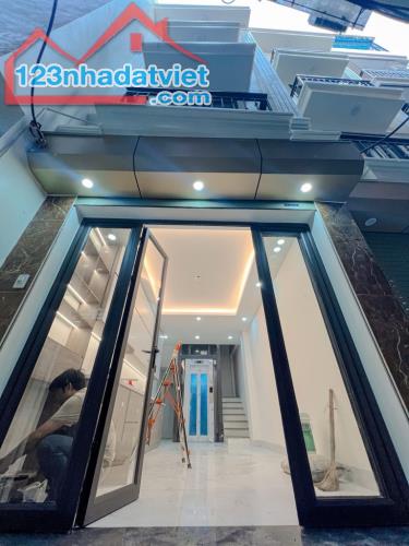 Siêu phẩm chân dài, 5 tầng thang máy, hồ Đền Lừ - Hoàng Mai