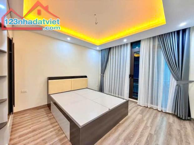 giả nhất quận đống đa 59m gá 11 tỷ tây sơn Ô TÔ ĐỖ CỬA. - 1