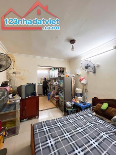 BÁN ĐẤT TẶNG NHÀ. KHÂM THIÊN 40m2 x 2 Tầng. TRƯỚC NHÀ RỘNG 4M. 7.6 TỶ ( CTL )