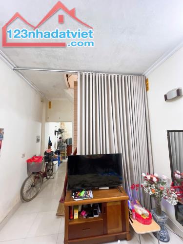 BÁN ĐẤT TẶNG NHÀ. KHÂM THIÊN 40m2 x 2 Tầng. TRƯỚC NHÀ RỘNG 4M. 7.6 TỶ ( CTL ) - 2