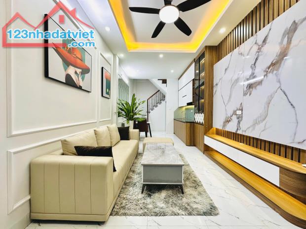 CỰC HIẾM PHẢI THẬT NHANH MỚI KỊP NHÀ ĐẸP TRƯỜNG CHINH ĐỐNG ĐA NGÕ THÔNG GẦN PHỐ NHỈNH 6 TỶ