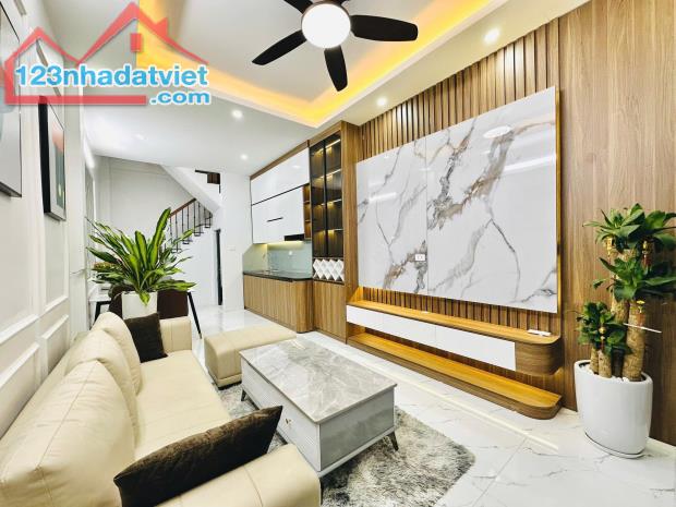 CỰC HIẾM PHẢI THẬT NHANH MỚI KỊP NHÀ ĐẸP TRƯỜNG CHINH ĐỐNG ĐA NGÕ THÔNG GẦN PHỐ NHỈNH 6 TỶ - 1