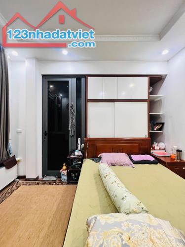 BÁN NHÀ HÀO NAM ĐỐNG ĐA 39m 4T Mt 4m GIÁ 8 TỶ NGÕ THÔNG 2 THOÁNG KINH DOANH. - 4