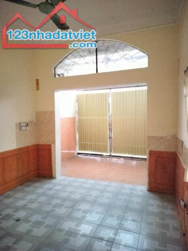Bán đất tặng nhà 3 tầng 5 ngủ, Trường Chinh 93m2, 16,5 tỷ - 1