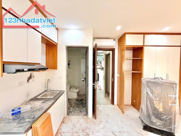 Bán nhà Giáp Bát. 61m2, mặt tiền 4.7m ,6 tầng 14 phòng khép kín, thang máy, giá 15.6 tỷ.