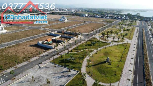 Biệt Thự Ven Sông Tuy Hòa, ngay Mobifone, 395m2, đường 16m, Bãi Tắm Biển cách 1,5km chỉ