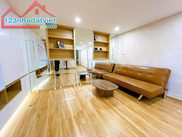 Căn hộ tập thể phố Hàng Bồ - nội thất siêu đẹp - ở hay cho thuê làm HOMESTAY chỉ hơn 2 tỷ