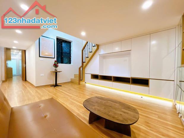 Căn hộ tập thể phố Hàng Bồ - nội thất siêu đẹp - ở hay cho thuê làm HOMESTAY chỉ hơn 2 tỷ - 1