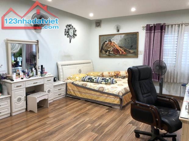 Biệt Thự Đẹp 5 tầng hiện đại Trung tâm Quận 3, 160m(8*20), chỉ 41 tỷ - 2