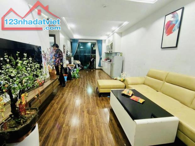 Bán chung cư 176 Định Công, 69m,2PN,2 WC giá 4,9 tỷ. - 2