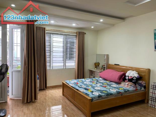 Bán gấp nhà riêng 52mx 3 tầng lô góc Ôtô đỗ cửa Kiều Sơn. Giá Rẻ - 5