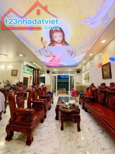 SIÊU PHẨM NGANG LỚN 8M - MẶT TIỀN ĐƯỜNG 9A BHHA - XE HƠI NGỦ TRONG NHÀ - 3 TẦNG 160m2 CHỈ