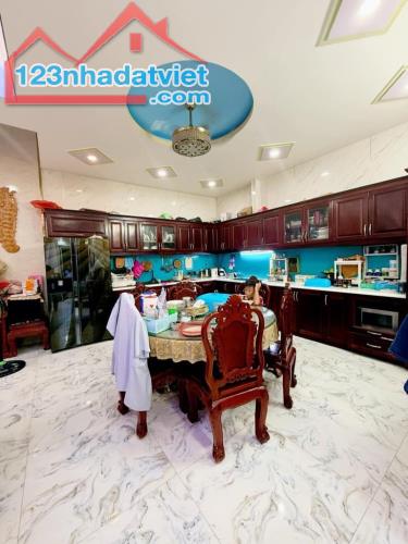 SIÊU PHẨM NGANG LỚN 8M - MẶT TIỀN ĐƯỜNG 9A BHHA - XE HƠI NGỦ TRONG NHÀ - 3 TẦNG 160m2 CHỈ - 2