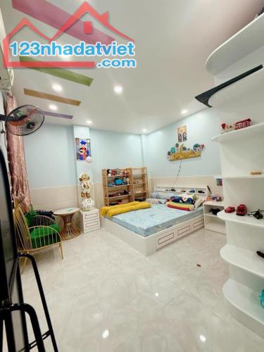 SIÊU PHẨM NGANG LỚN 8M - MẶT TIỀN ĐƯỜNG 9A BHHA - XE HƠI NGỦ TRONG NHÀ - 3 TẦNG 160m2 CHỈ - 3