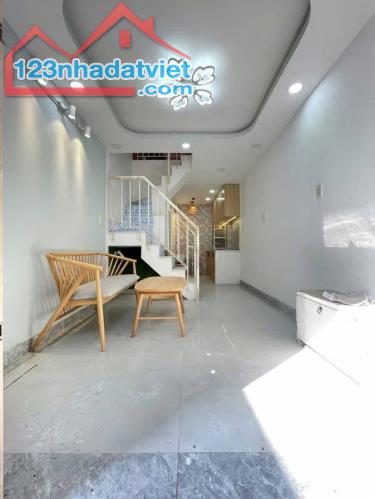 Bán gấp nhà Lý Chính Thắng P.Võ Thị Sáu Quận 3 52m2 chỉ 3tỷ090