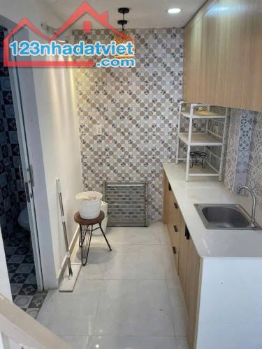 Bán gấp nhà Lý Chính Thắng P.Võ Thị Sáu Quận 3 52m2 chỉ 3tỷ090 - 4