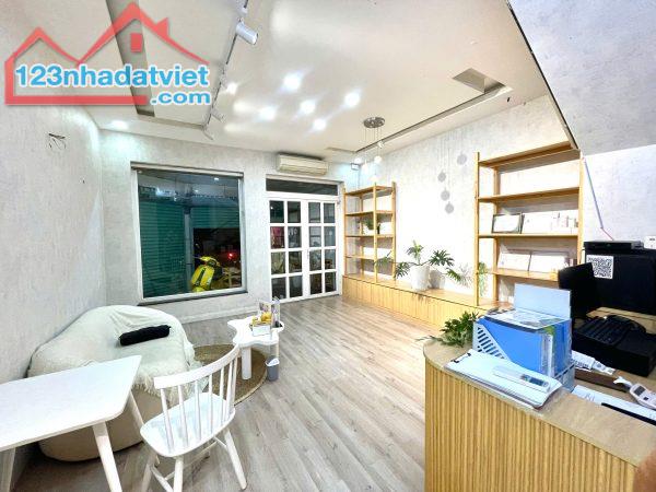 Quận Tân Bình, Sang Rẻ 98 tr, Spa Decor Bao Đẹp – Mới Gân Khu Vip Sân Bay, Tel : - 3